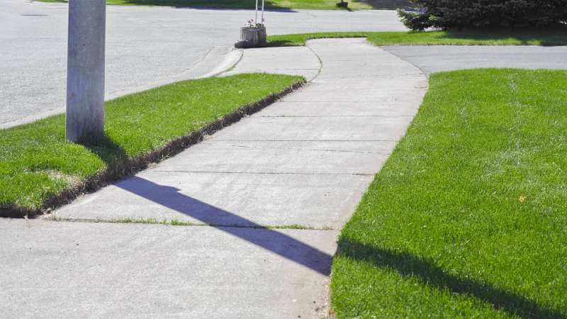 Completed lawn edging in the Kempton Hills, Anchorage